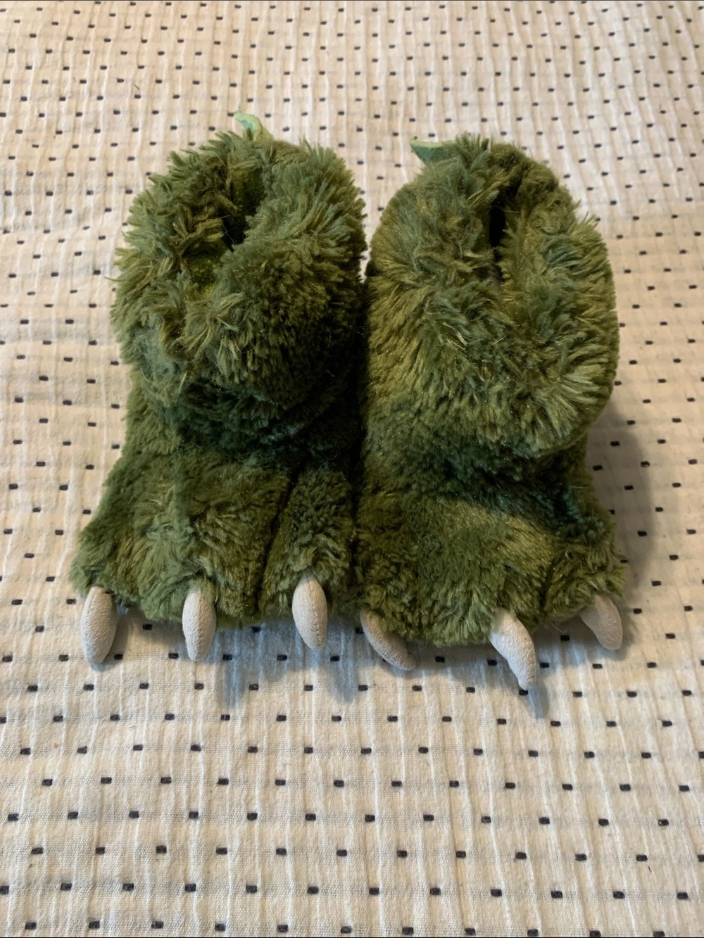 Lazy One Kids Green Monster Claw Slippers